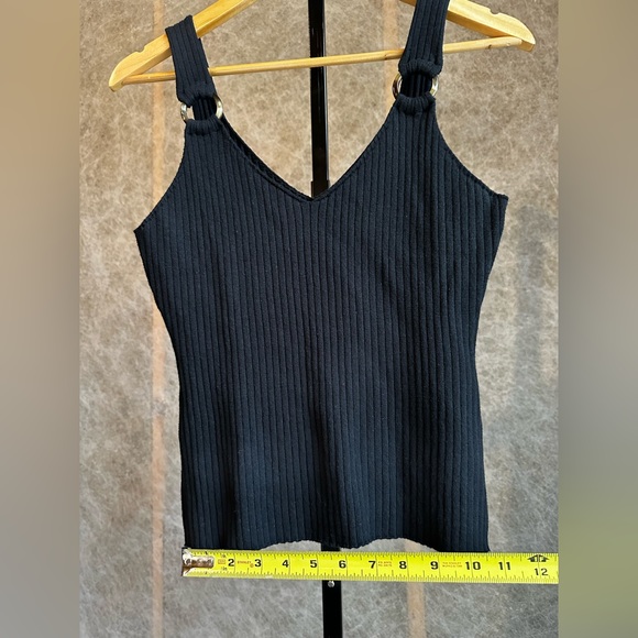 Y2K Style Ann Taylor Factory Black Tank Top with Tortoise accent Rings size M - Picture 11 of 11
